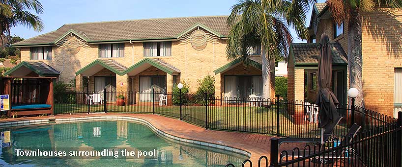 Townhouses surrounding pool Aqua Villa Coffs Harbour API.jpg (1) (1) (1)